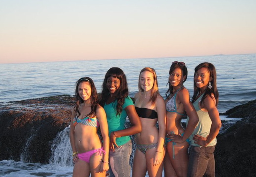 beach wth girls