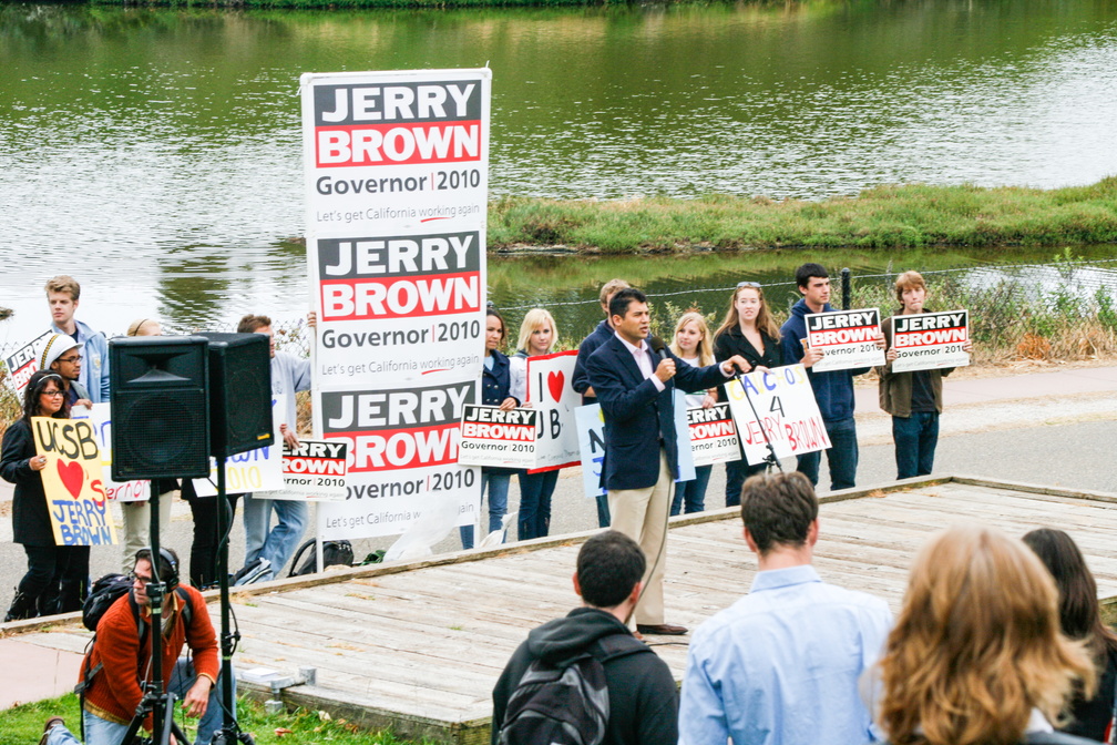 Jerry Brown Campaign Kickoff 2010-12.jpg